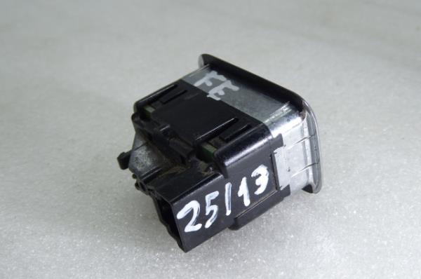Left Rear window control MERCEDES-BENZ Classe C (W204) Imagem-3