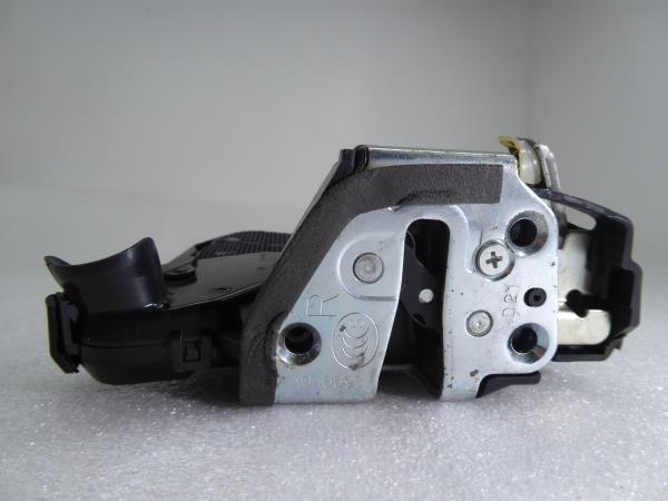 Front Right Door Lock TOYOTA Land Cruiser (_J12_) Imagem-3