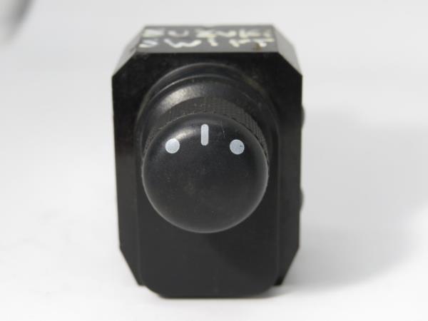 Botão / interruptor electromecânico / relé SUZUKI Swift III (MZ, EZ)