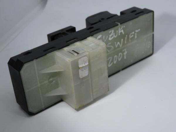 Comando / botão / interruptor vidros frente esquerdo SUZUKI Swift III (MZ, EZ) Imagem-2