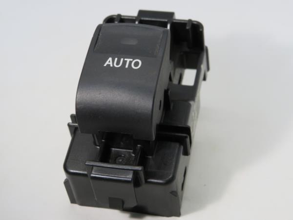 Comando / botão / interruptor vidros trás esquerdo TOYOTA Prius Sedan (_W1_)
