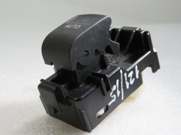 Commande / interrupteur lève-vitre Arrière Droite LEXUS CT (ZWA10_) Imagem-4