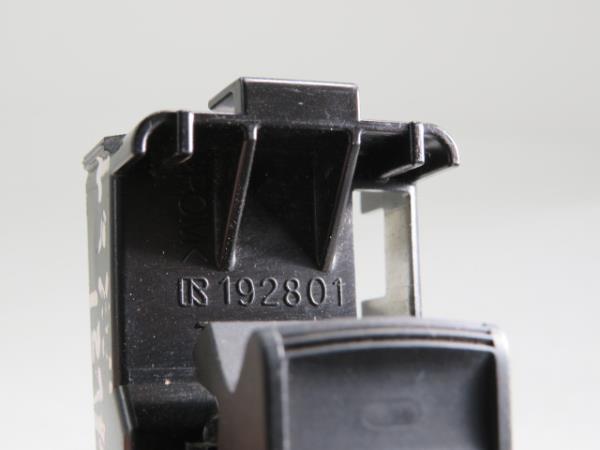 Commande / interrupteur lève-vitre Arrière gauche LEXUS CT (ZWA10_) Imagem-4