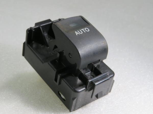 Comando / botão / interruptor vidros trás esquerdo TOYOTA Auris Hatchback (_E15_)