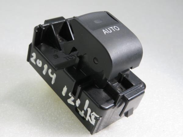 Comando / botão / interruptor vidros frente direito LEXUS CT (ZWA10_)