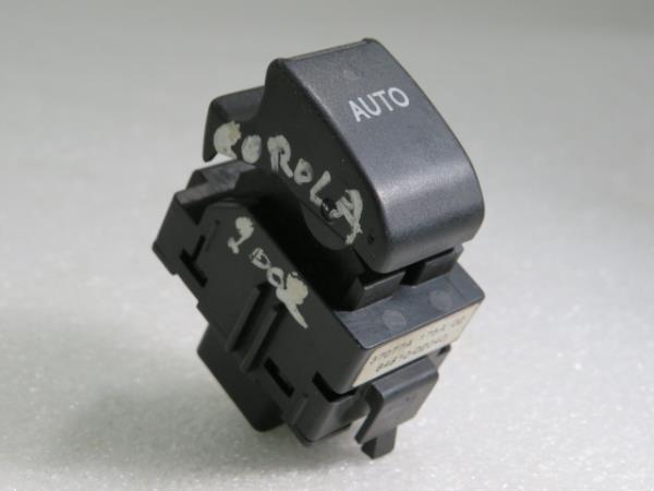 Comando / botão / interruptor vidros trás direito TOYOTA Corolla Sedan (_E11_)