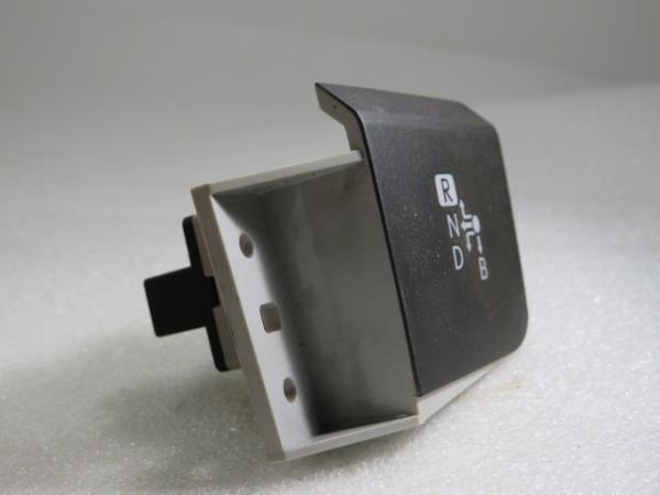 Botão / interruptor electromecânico / relé LEXUS CT (ZWA10_) Imagem-2