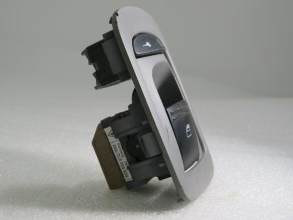 Mando / interruptor elevalunas trasero derecho PORSCHE Cayenne (9PA) Imagem-1