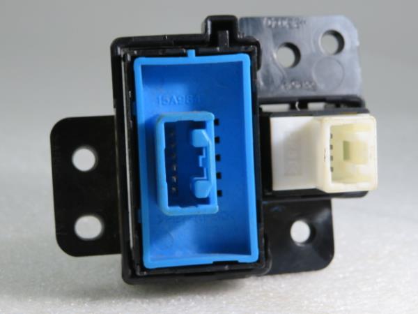 Botão / interruptor electromecânico / relé LEXUS IS II (GSE2_, ALE2_, USE2_) Imagem-3