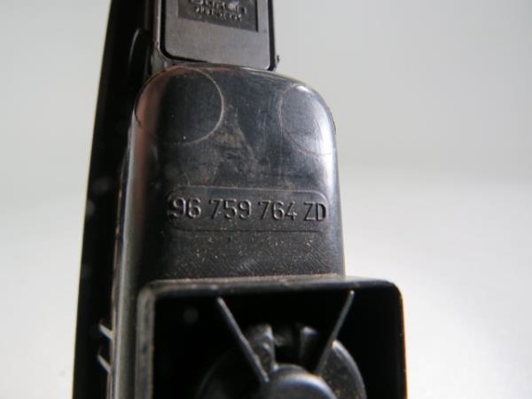 Mando / interruptor elevalunas trasero derecho PEUGEOT 3008 I (0U_) Imagem-4