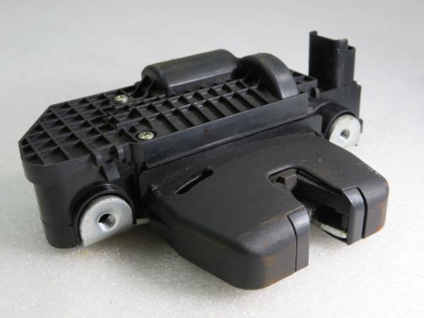 Serrure / verrou coffre PEUGEOT 3008 I (0U_)