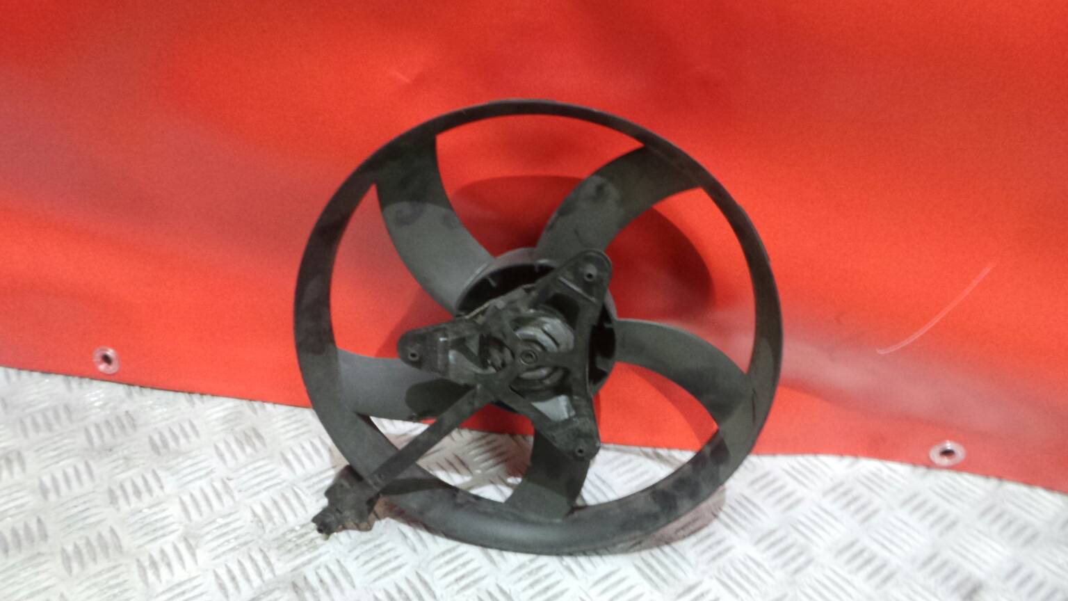 Termoventilador / motoventilador SKODA Fabia I Hatchback (6Y2) Imagem-1