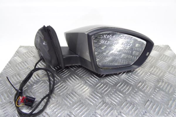 Retrovisor / espelho direito SKODA Octavia III Hatchback (5E3)