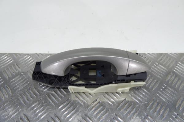 Ricambio Numero OE 8200915599 Coperture Maniglia Interna Porta Auto Per Renault Clio II, Megane I, Scenic I, Trafic - Cromate, Numero OE 8200915599 Accessori Auto Cromati