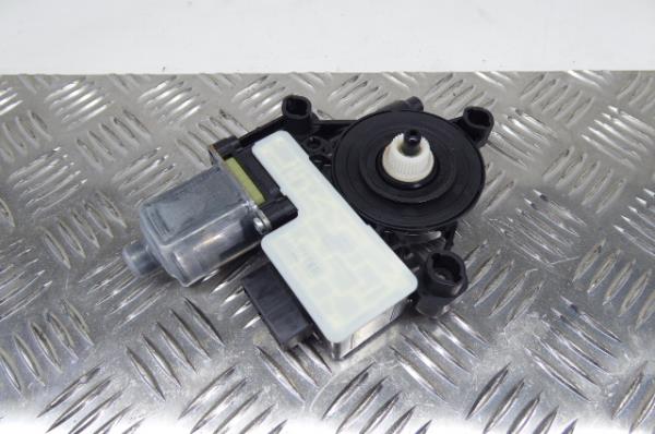 Motor vidro trás direito SKODA Octavia III Hatchback (5E3)