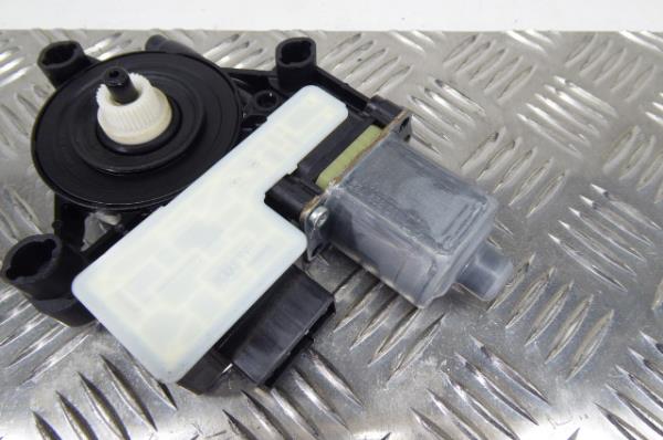 Motor vidro trás esquerdo SKODA Octavia III Hatchback (5E3) Imagem-2