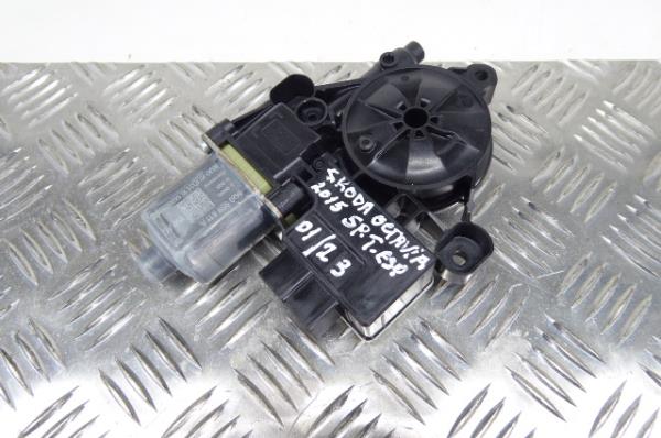 Motor vidro trás esquerdo SKODA Octavia III Hatchback (5E3) Imagem-3
