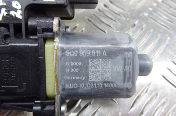 Motor vidro trás esquerdo SKODA Octavia III Hatchback (5E3) Imagem-5