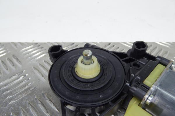 Motor vidro frente esquerdo SKODA Octavia III Hatchback (5E3) Imagem-1
