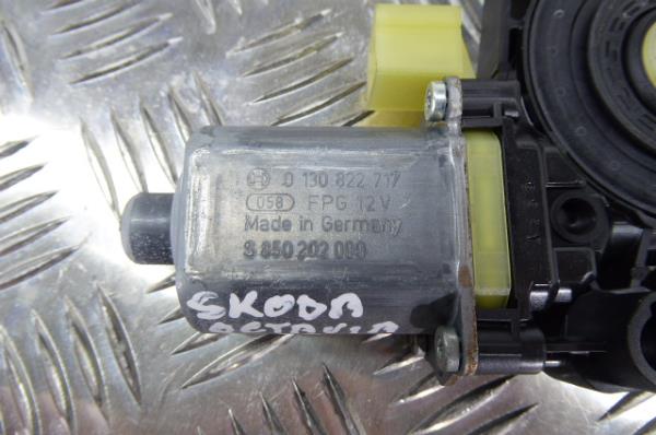Motor vidro frente esquerdo SKODA Octavia III Hatchback (5E3) Imagem-5