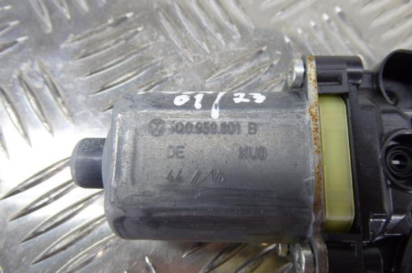 Motor vidro frente esquerdo SKODA Octavia III Hatchback (5E3) Imagem-6