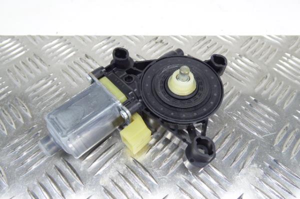 Motor vidro frente direito SKODA Octavia III Hatchback (5E3)