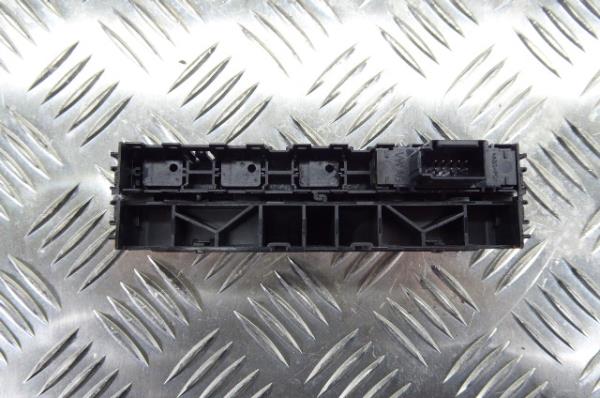 Botão / interruptor electromecânico / relé SKODA Octavia III Hatchback (5E3) Imagem-2