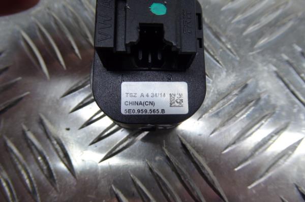 Botão / interruptor electromecânico / relé SKODA Octavia III Hatchback (5E3) Imagem-4