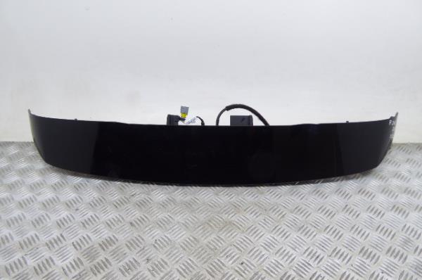 Spoiler / alerón portón trasero PEUGEOT 208 II Imagem-0