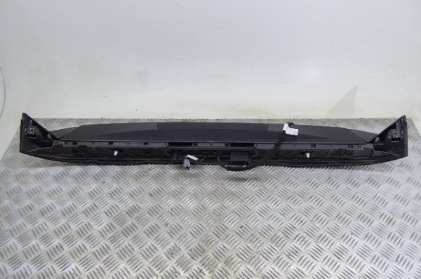 Spoiler / alerón portón trasero PEUGEOT 208 II Imagem-1