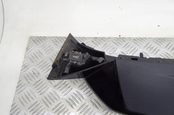 Spoiler / alerón portón trasero PEUGEOT 208 II Imagem-4