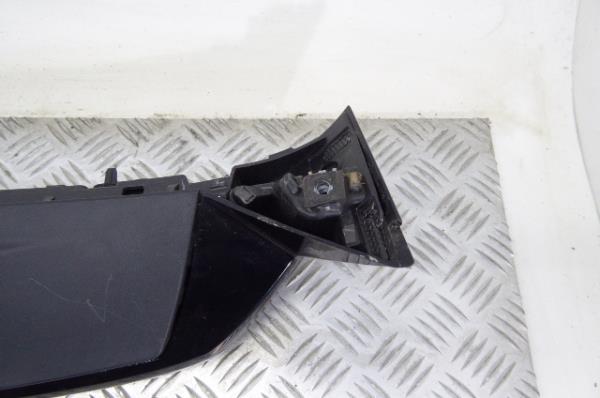 Spoiler / alerón portón trasero PEUGEOT 208 II Imagem-5