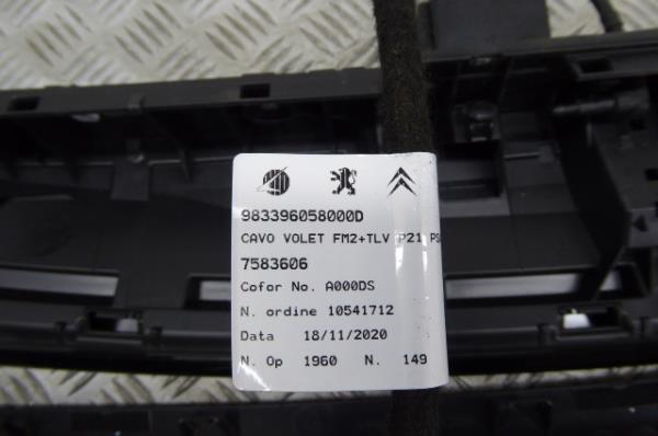 Spoiler / alerón portón trasero PEUGEOT 208 II Imagem-10