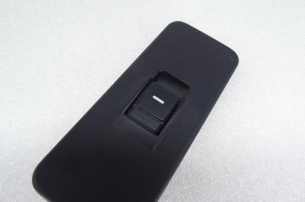 Comando / interruttore alzacristallo anteriore destro LAND ROVER Discovery III (L319) Imagem-1