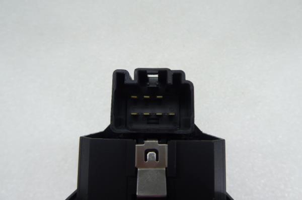 Mando / interruptor elevalunas trasero derecho LAND ROVER Discovery III (L319) Imagem-3