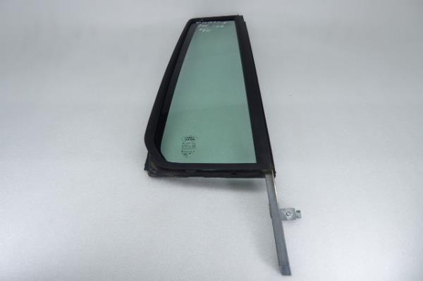 Right rear triangle window LAND ROVER Discovery III (L319)