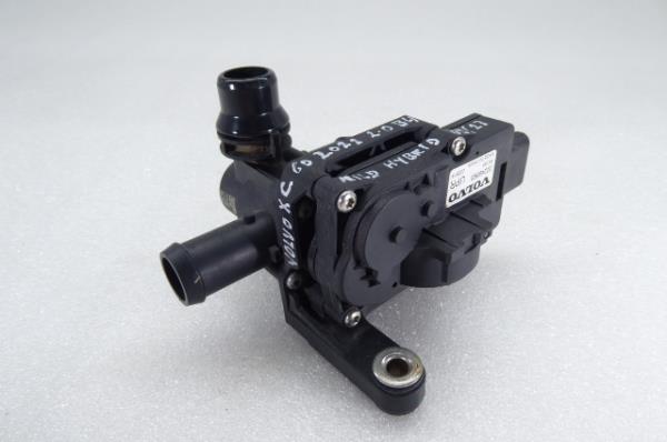Bomba de agua VOLVO XC60 II (246)