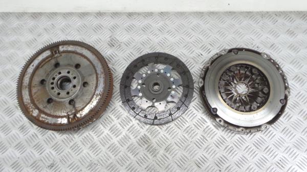 Volante motor PEUGEOT 5008 I (0U_, 0E_) Imagem-3