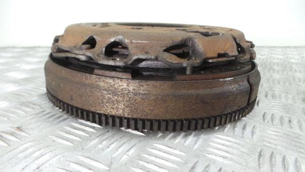 Volante motor PEUGEOT 3008 I (0U_) Imagem-1