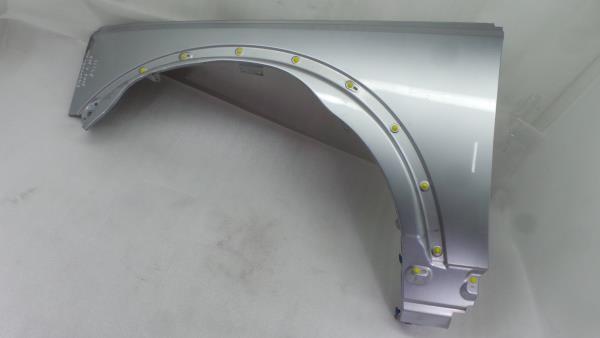 Guarda-lamas esquerdo LAND ROVER Discovery III (L319)