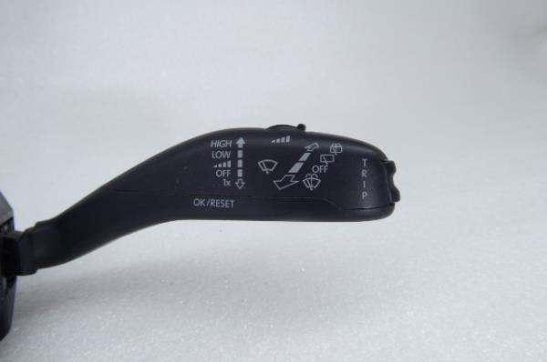 Manípulo de luzes SKODA Fabia II Hatchback (542, 5J) Imagem-2