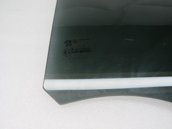 Left rear door glass PEUGEOT 3008 II (M_) Imagem-1