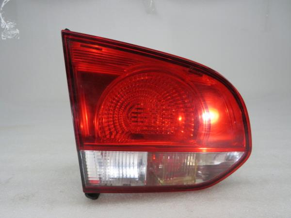 Farolim da mala esquerdo VOLKSWAGEN Golf VI (5K1)