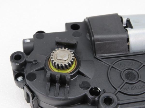 Moteur toit ouvrant MERCEDES-BENZ Classe C (W204) Imagem-1