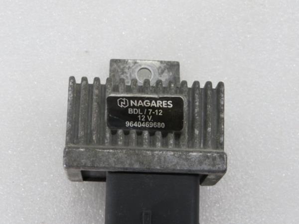 Botón / interruptor electromecánico CITROËN Berlingo (B9) Imagem-1