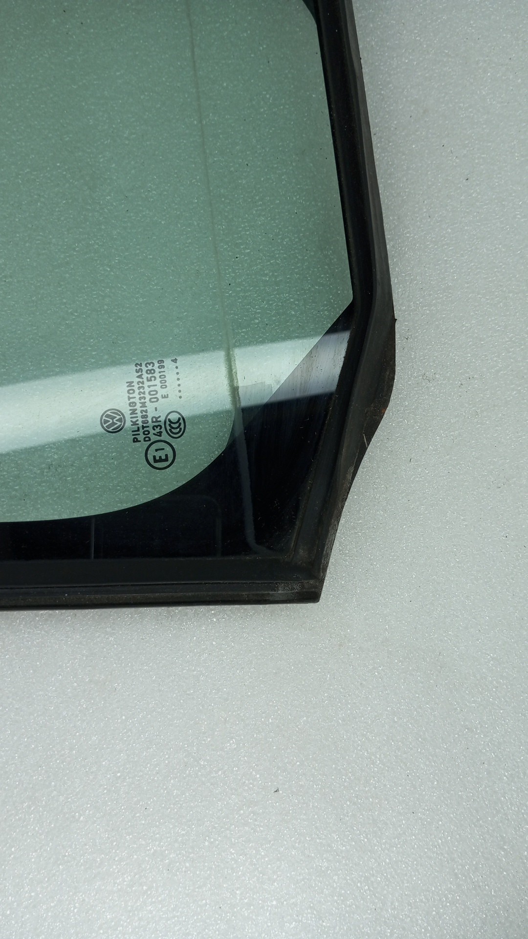 Vetro triangolare porta posteriore destra VOLKSWAGEN Golf VII Variant (BA5, BV5) Imagem-2