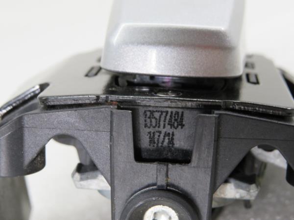 Left front door handle OPEL Astra J Imagem-4