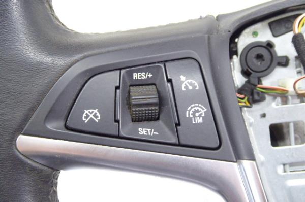 Steering wheel OPEL Astra J Imagem-1