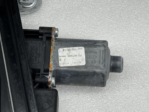 Right front window regulator OPEL Astra J Imagem-1