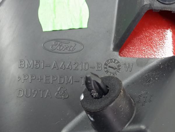 Spoiler portellone FORD Focus III Sedan Imagem-7